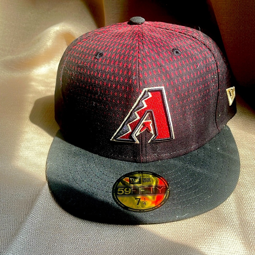 New era fitted MBL 59FIFTY Style size 7 1/4